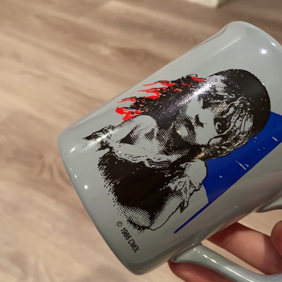 Vintage 1986 Les Miserables Blue Mug Made in England - Picture 3 of 4